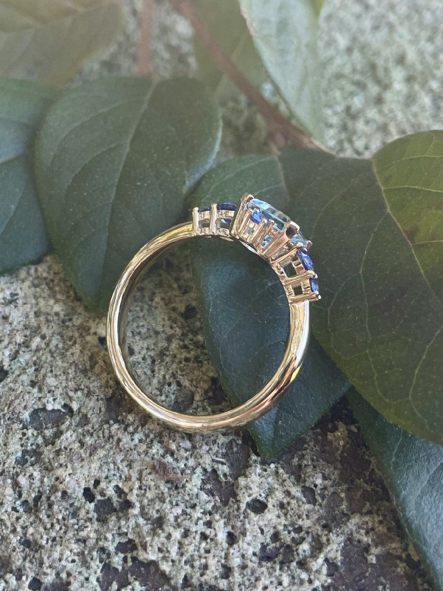 9ct Yellow Gold Aquamarine & Ceylonese Sapphire Ring