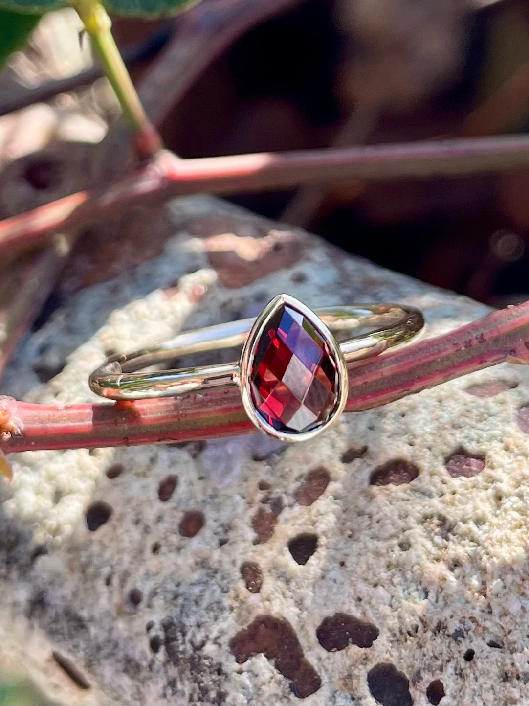 9ct Yellow Gold Pear Shape Garnet Ring