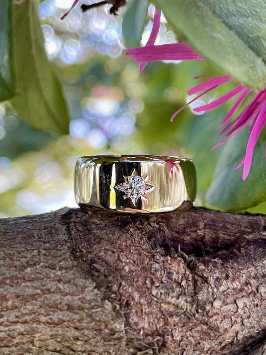 9ct Yellow Gold Star-set Diamond Ring