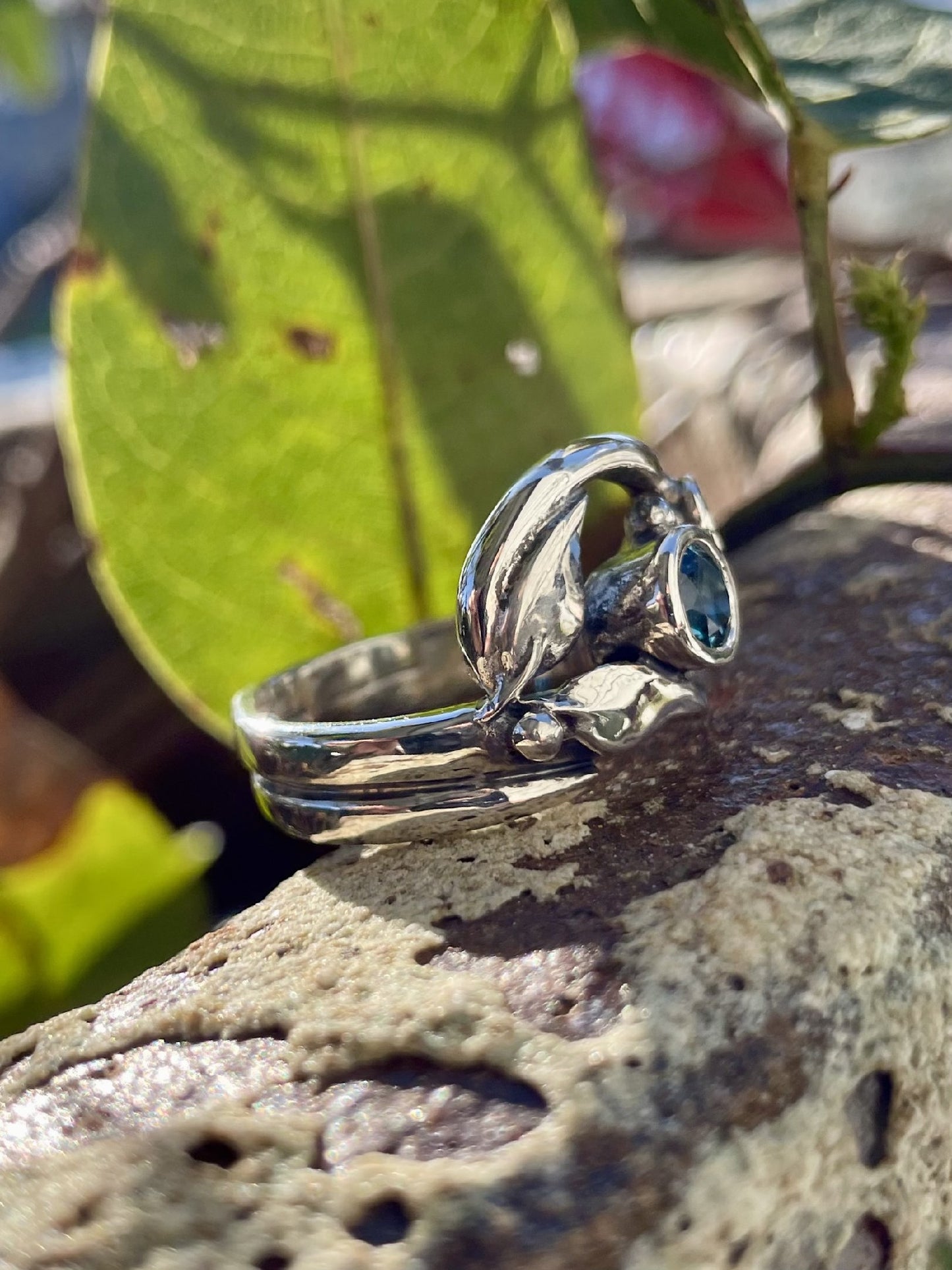 Sterling Silver London Blue Topaz & Blue Topaz Leaf Ring